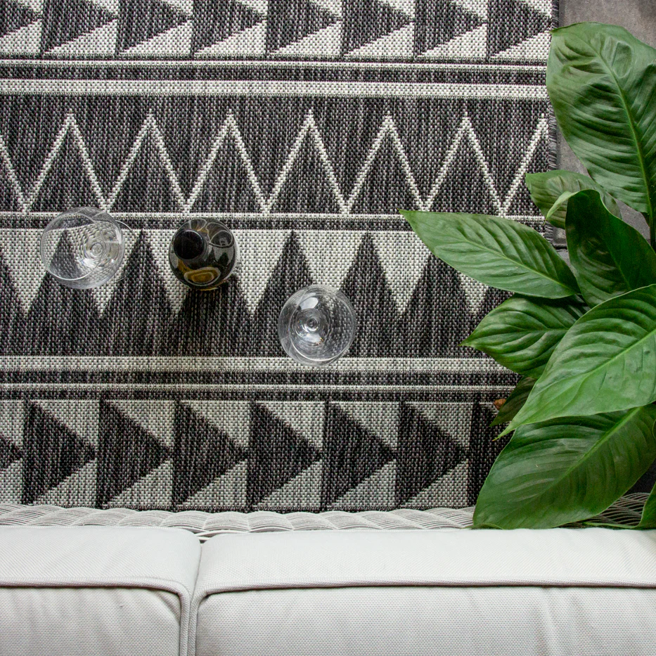 Charcoal Tribal Print Indoor Outdoor Rug - Callow - Image 4