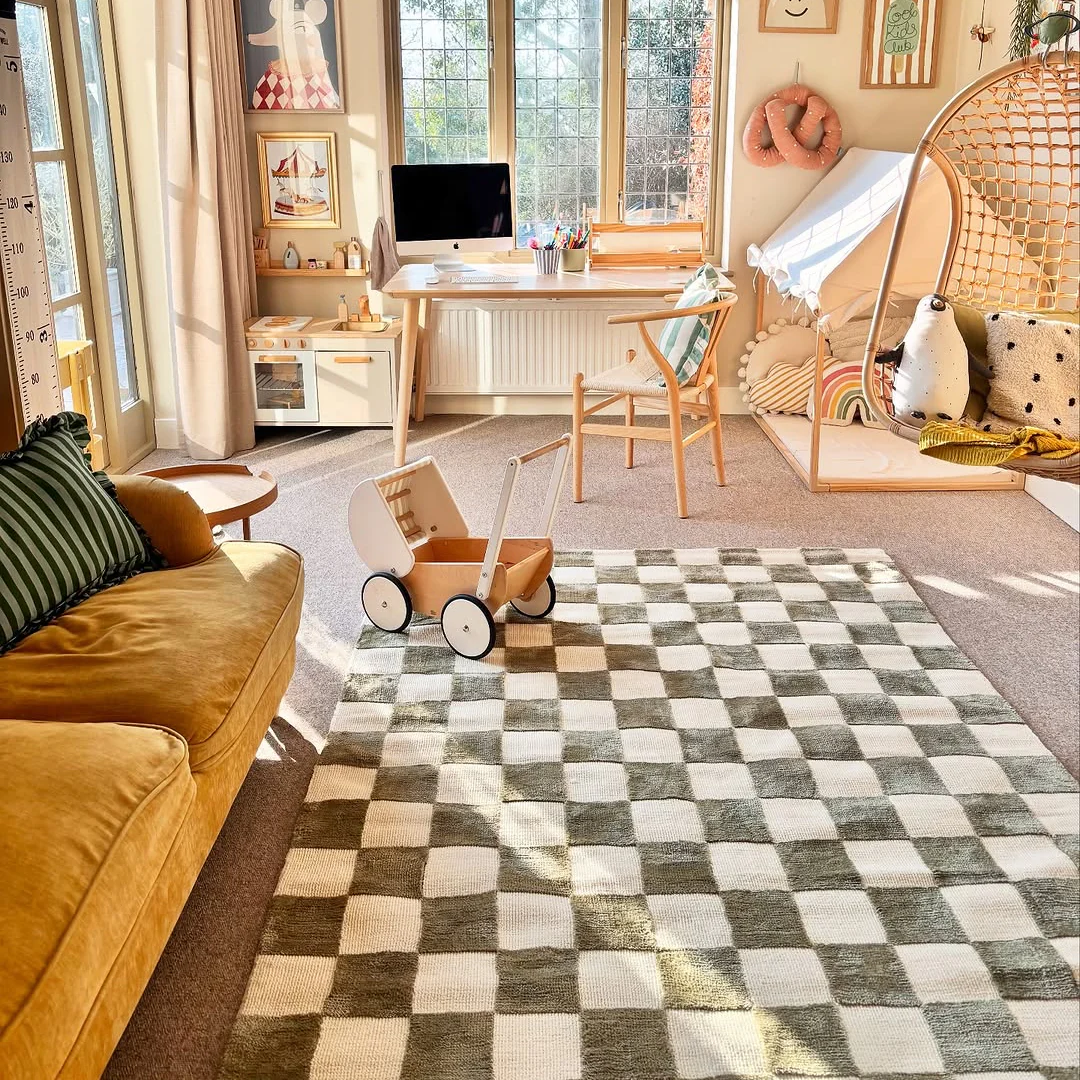 Green Retro Checkerboard Rug - Maze - Image 2