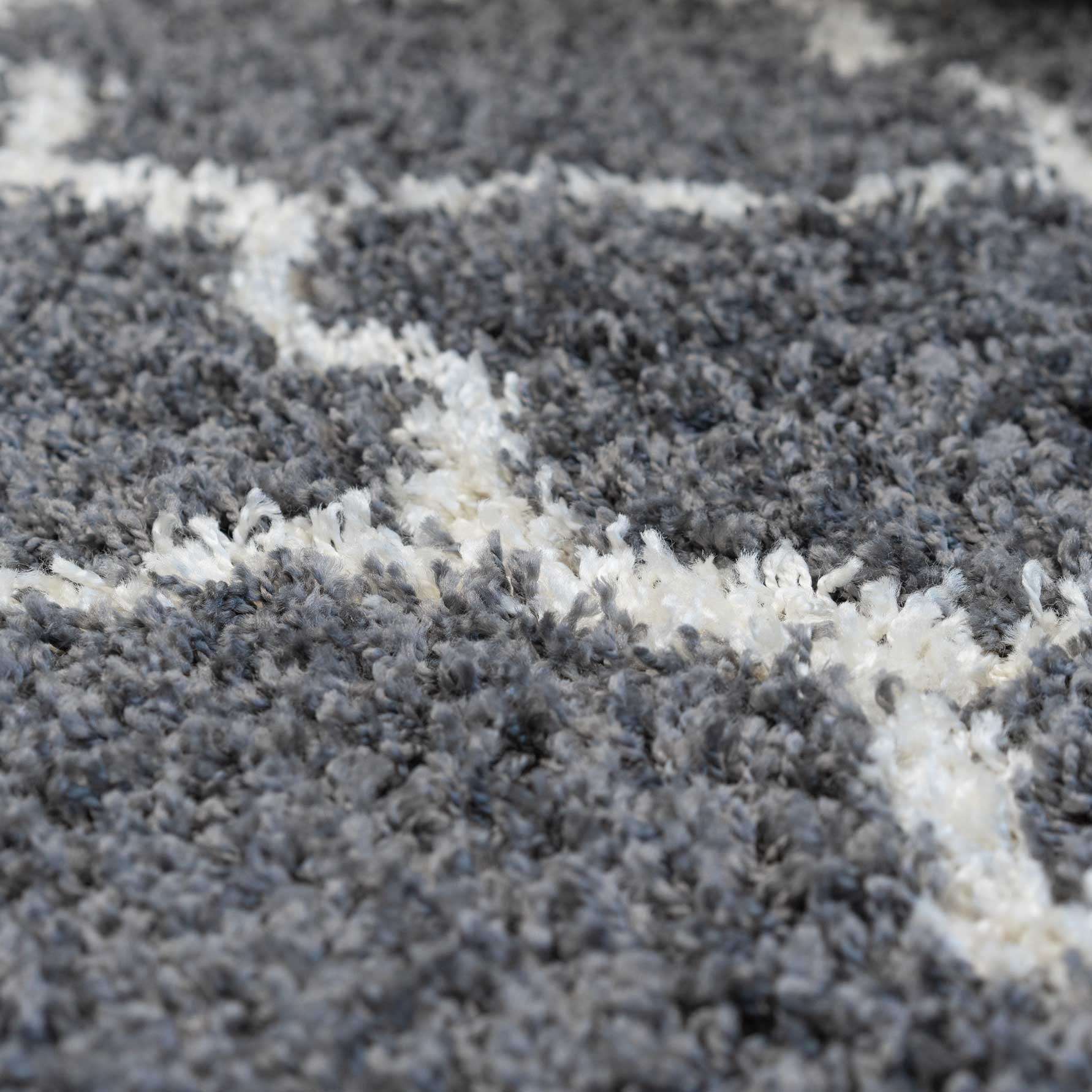 Grey Moroccan Trellis Shaggy Rug - Image 3
