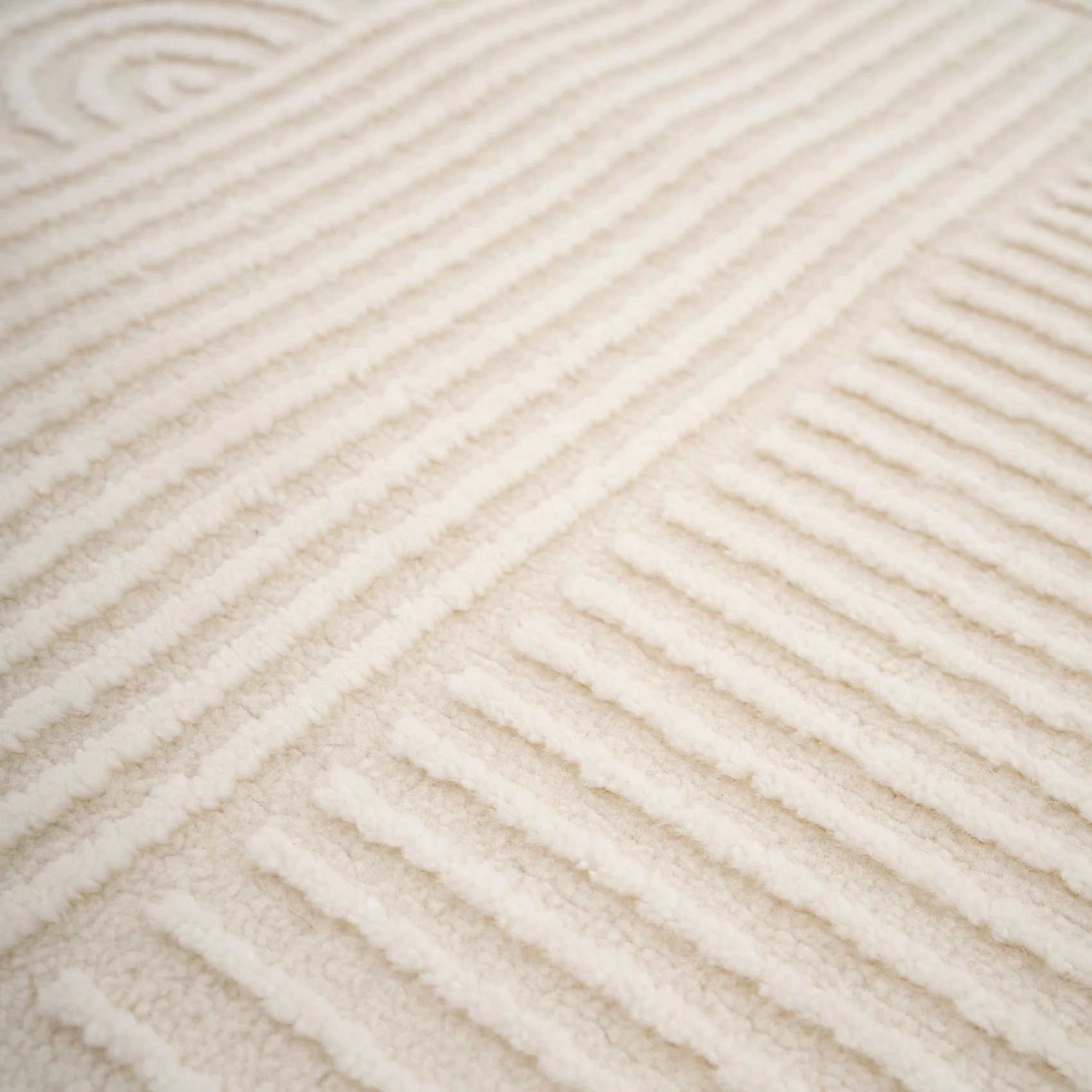 Luxury Retro Cream Rug - Escape - Image 6