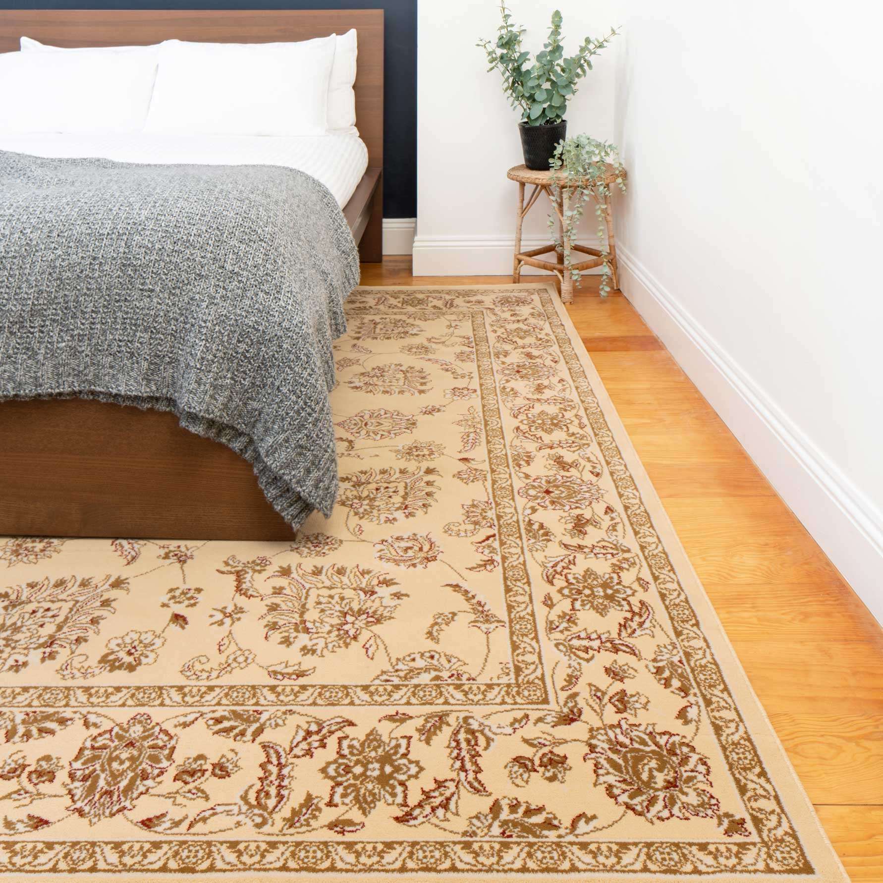 Traditional Cream Motif Bordered Rug - Dana - Image 3