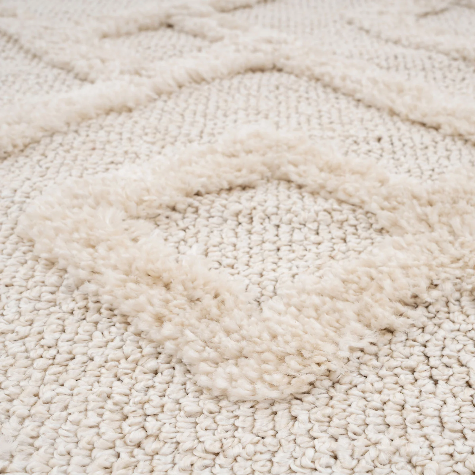 Warm White Interlocking Rug - Sade - Image 7